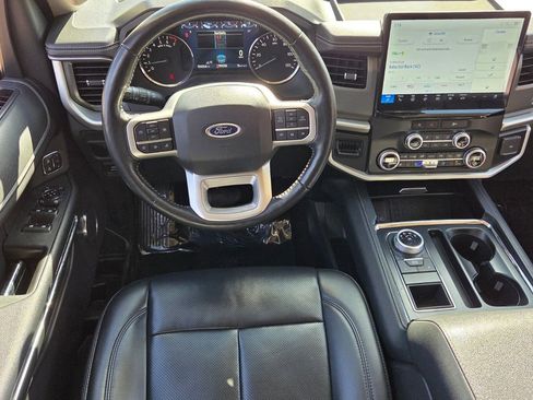 Used 2024 Ford Expedition XLT image 15