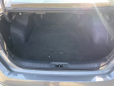 Used 2025 Nissan Altima 2.5 SV FWD image 15