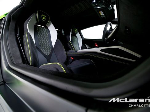 Used 2024 Lamborghini Revuelto AWD/4WD image 18