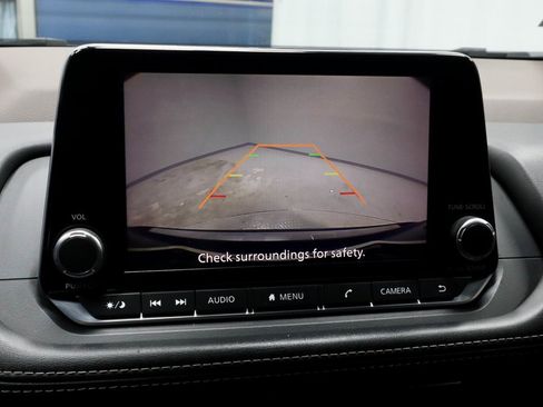 Certified 2022 Nissan Rogue SV image 2