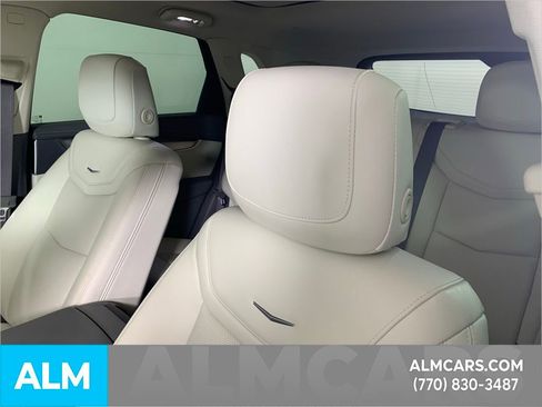 Used 2023 Cadillac XT5 Premium Luxury image 17
