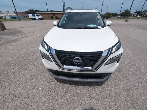 Used 2023 Nissan Rogue SV w/ SV Premium B Package FWD image 15