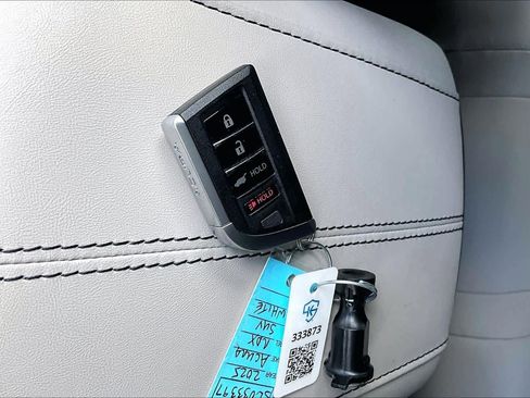 Used 2025 Acura RDX SH-AWD image 15