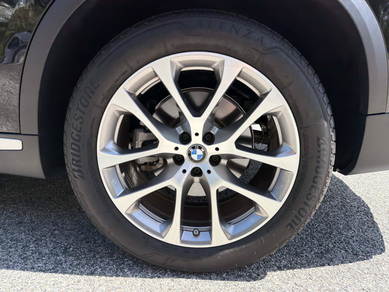 Used 2025 BMW X5 xDrive40i w/ Premium Package AWD/4WD image 11