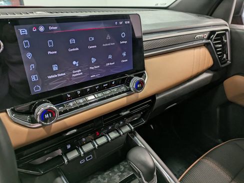 Used 2024 GMC Canyon AT4 image 11