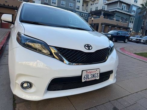 Used 2015 Toyota Sienna SE Premium FWD image 26