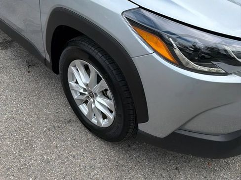 Certified 2025 Toyota Corolla Cross LE FWD image 3