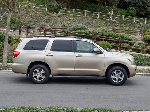 Used 2013 Toyota Sequoia SR5 image 7