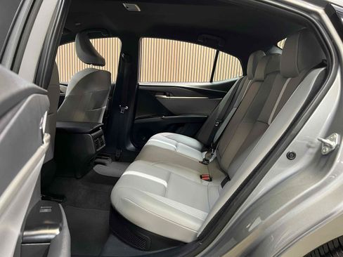 Used 2025 Toyota Camry SE w/ Convenience Package FWD image 34