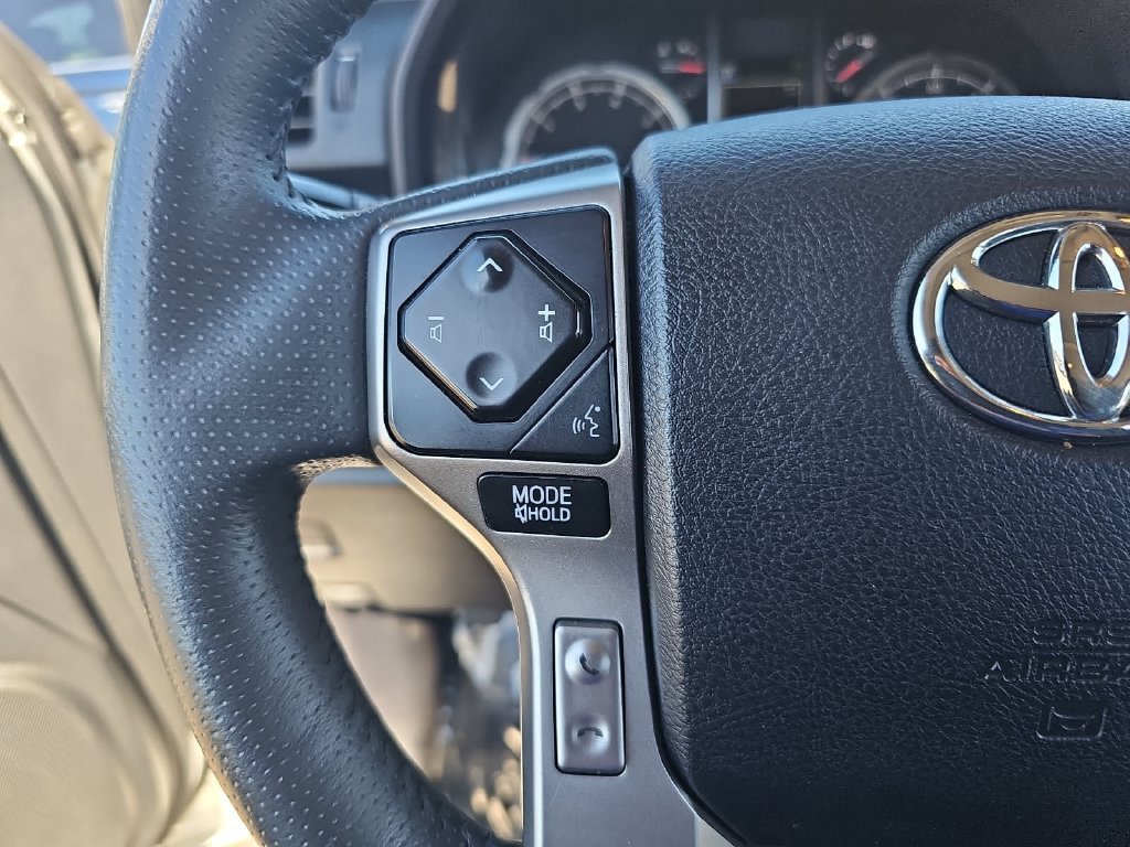 Used 2022 Toyota 4Runner Limited AWD/4WD image 17