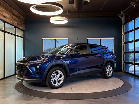 Used 2024 Chevrolet Trax LS w/ LS Convenience Package image 7