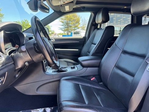 Used 2020 Jeep Grand Cherokee Limited w/ Luxury Group II AWD/4WD image 16