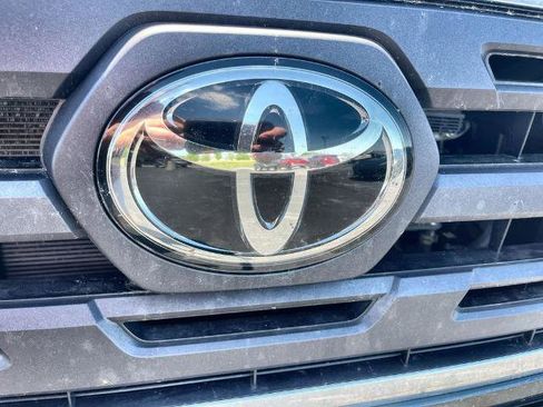 Used 2019 Toyota Tacoma SR5 AWD/4WD image 27