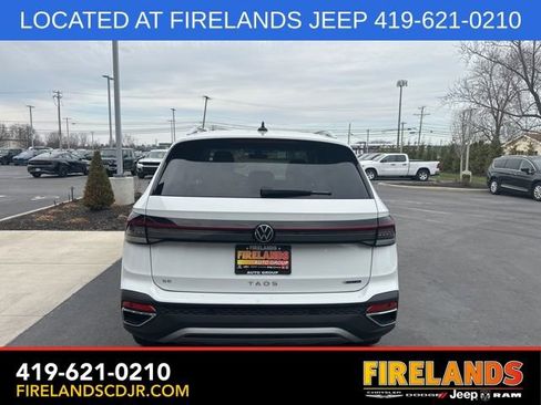 Used 2025 Volkswagen Taos SE image 8