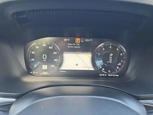 Used 2018 Volvo XC60 T5 R-Design w/ Protection Package AWD/4WD image 18
