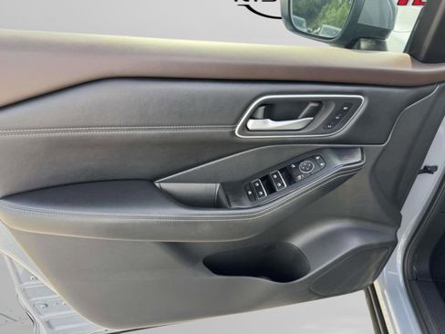 Used 2021 Nissan Rogue SL w/ Premium Package FWD image 25