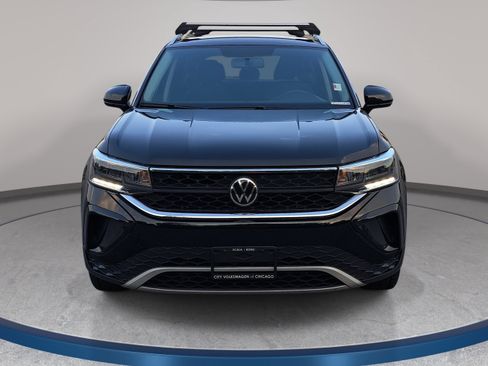 Used 2022 Volkswagen Taos SE AWD/4WD image 2