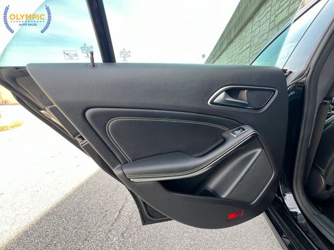 Used 2018 Mercedes-Benz CLA 250 image 33