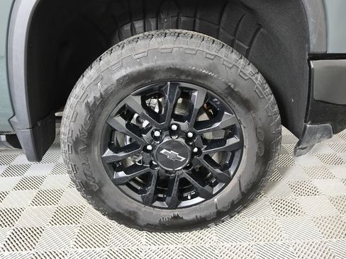 Used 2025 Chevrolet Silverado 2500 LTZ w/ LTZ Plus Package AWD/4WD image 12
