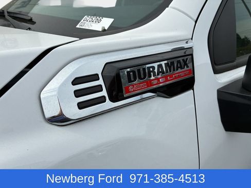 Used 2025 GMC Sierra 3500 Pro w/ Convenience Package AWD/4WD image 11