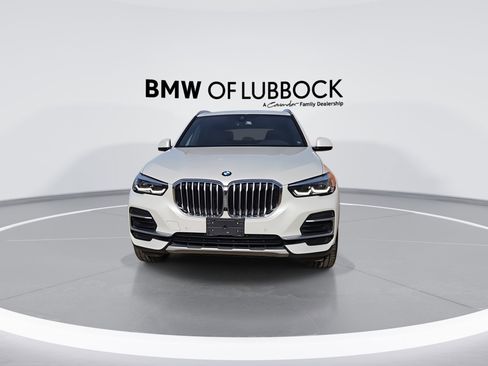 Certified 2022 BMW X5 xDrive40i w/ Luxury Seating Package image 3