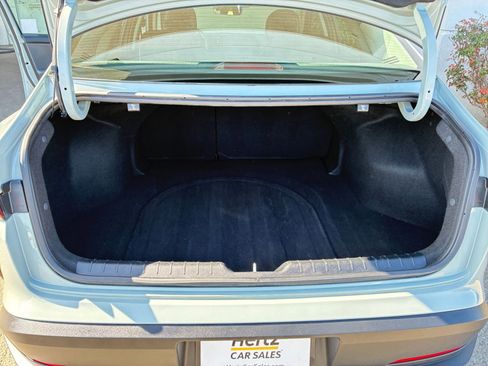 Used 2025 Kia K4 LXS image 31