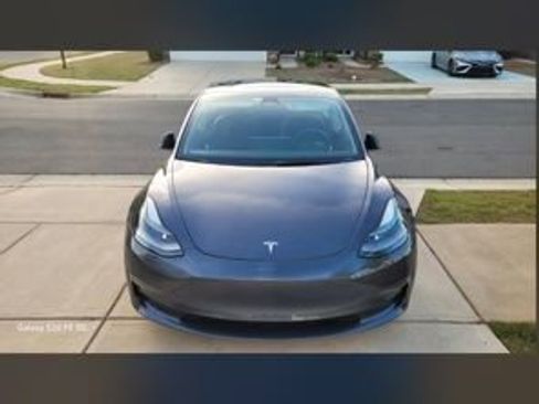 Used 2023 Tesla Model 3 Standard Range RWD image 2