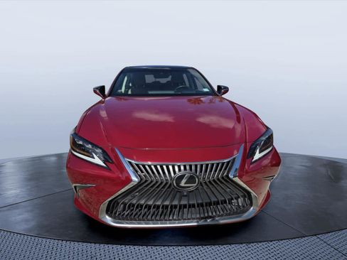 Used 2019 Lexus ES 350 Ultra Luxury w/ Accessory Package 2 FWD image 2