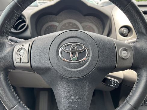 Used 2011 Toyota RAV4 Limited AWD/4WD image 18