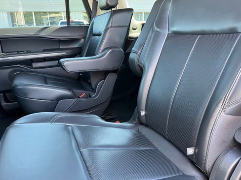 Used 2024 Ford Expedition XLT image 17