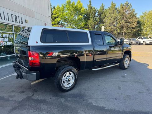 Used 2011 Chevrolet Silverado 2500 LT w/ Interior Plus Package AWD/4WD image 4