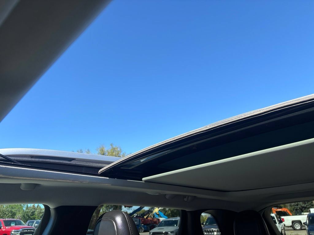 Used 2021 Jeep Cherokee Limited AWD/4WD image 19