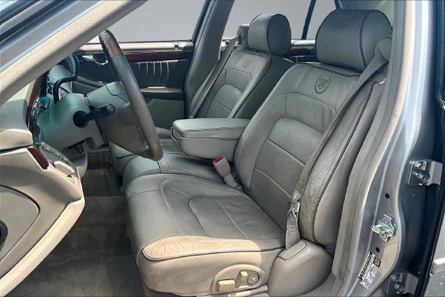 Used 2005 Cadillac De Ville w/ Limited Edition Package FWD image 20