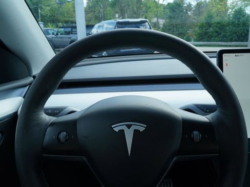 Used 2023 Tesla Model Y Performance AWD/4WD image 23