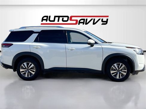 Used 2023 Nissan Pathfinder SL image 8