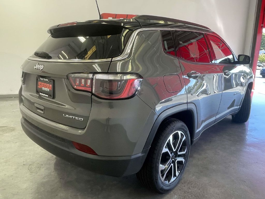 Used 2024 Jeep Compass Limited AWD/4WD image 3