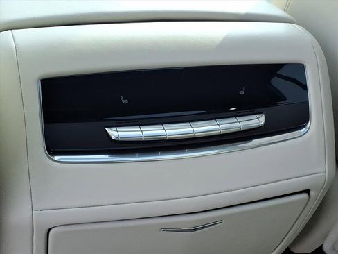 Used 2023 Cadillac Escalade Sport Platinum w/ LPO, ONYX Package image 14