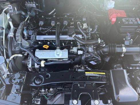 Used 2025 Nissan Versa SV FWD image 31