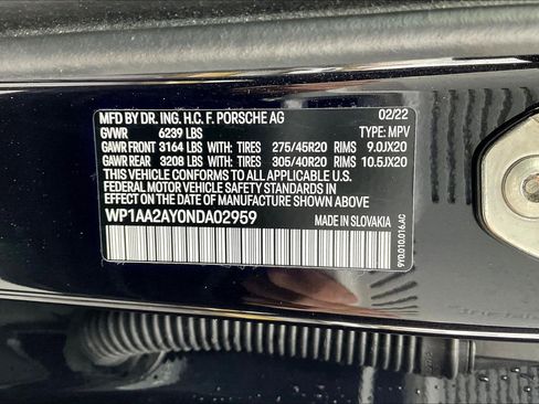 Used 2022 Porsche Cayenne Platinum Edition image 33