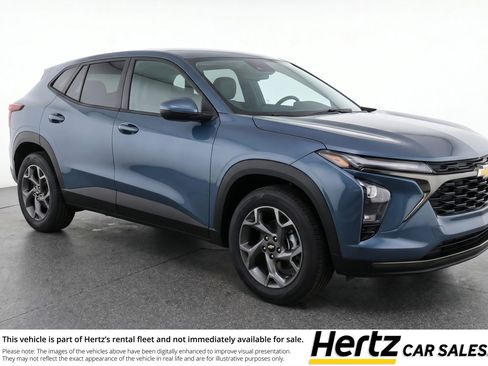 Used 2025 Chevrolet Trax LT FWD image 1