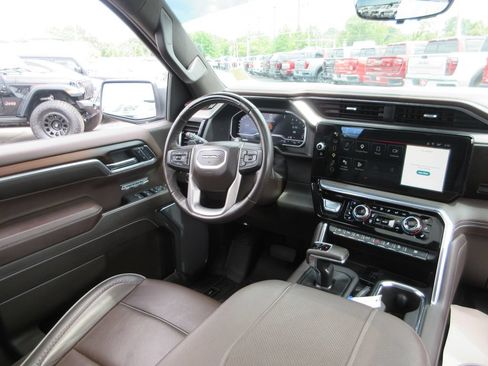 Certified 2024 GMC Sierra 1500 Denali AWD/4WD image 30