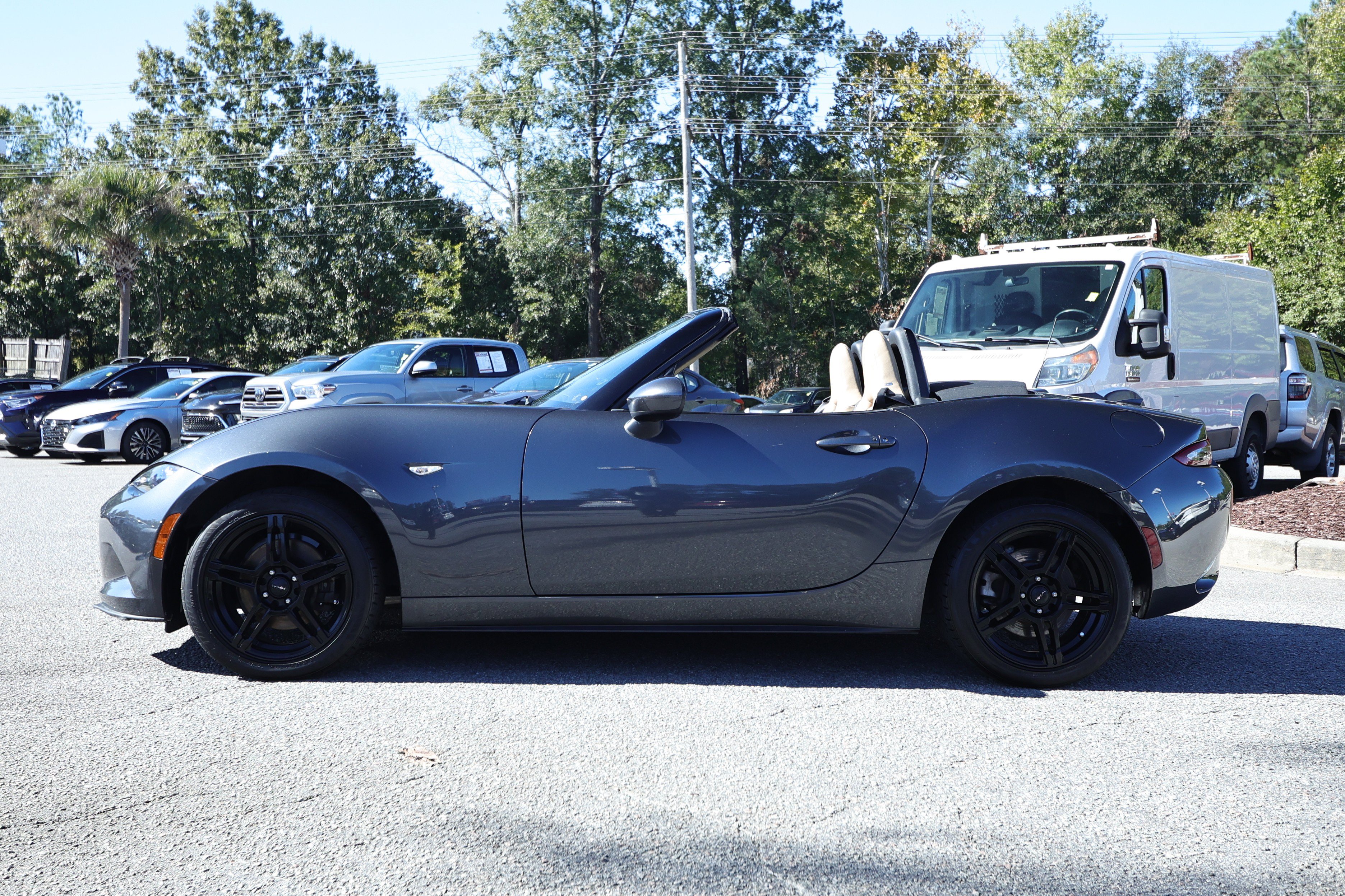 Used 2016 MAZDA MX-5 Miata Grand Touring RWD image 9