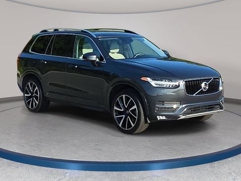Used 2017 Volvo XC90 T6 Momentum w/ Vision Package AWD/4WD image 3