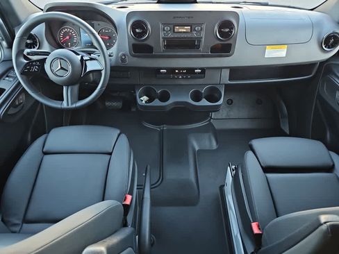New 2026 Mercedes-Benz Sprinter 2500 image 11