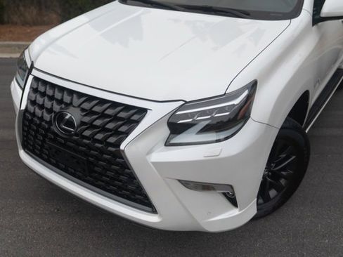 Used 2023 Lexus GX 460 Premium image 2