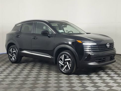 New 2026 Nissan Kicks SV image 2