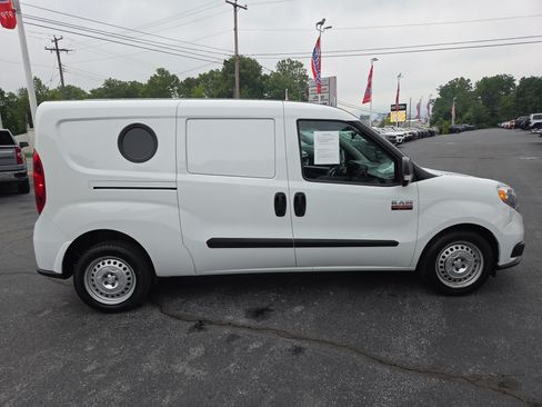 Used 2022 RAM ProMaster City Tradesman FWD image 2