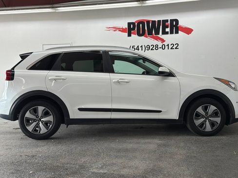 Used 2019 Kia Niro LX FWD image 2