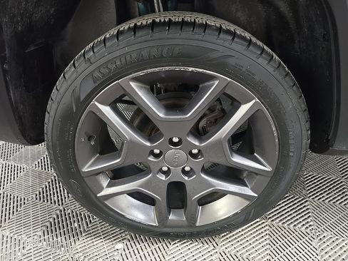 Used 2021 Jeep Renegade Latitude AWD/4WD image 13