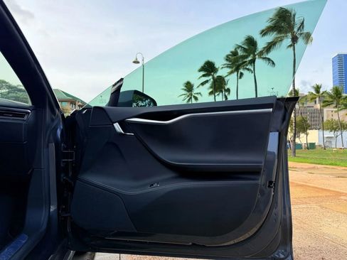 Used 2017 Tesla Model S 60 image 14